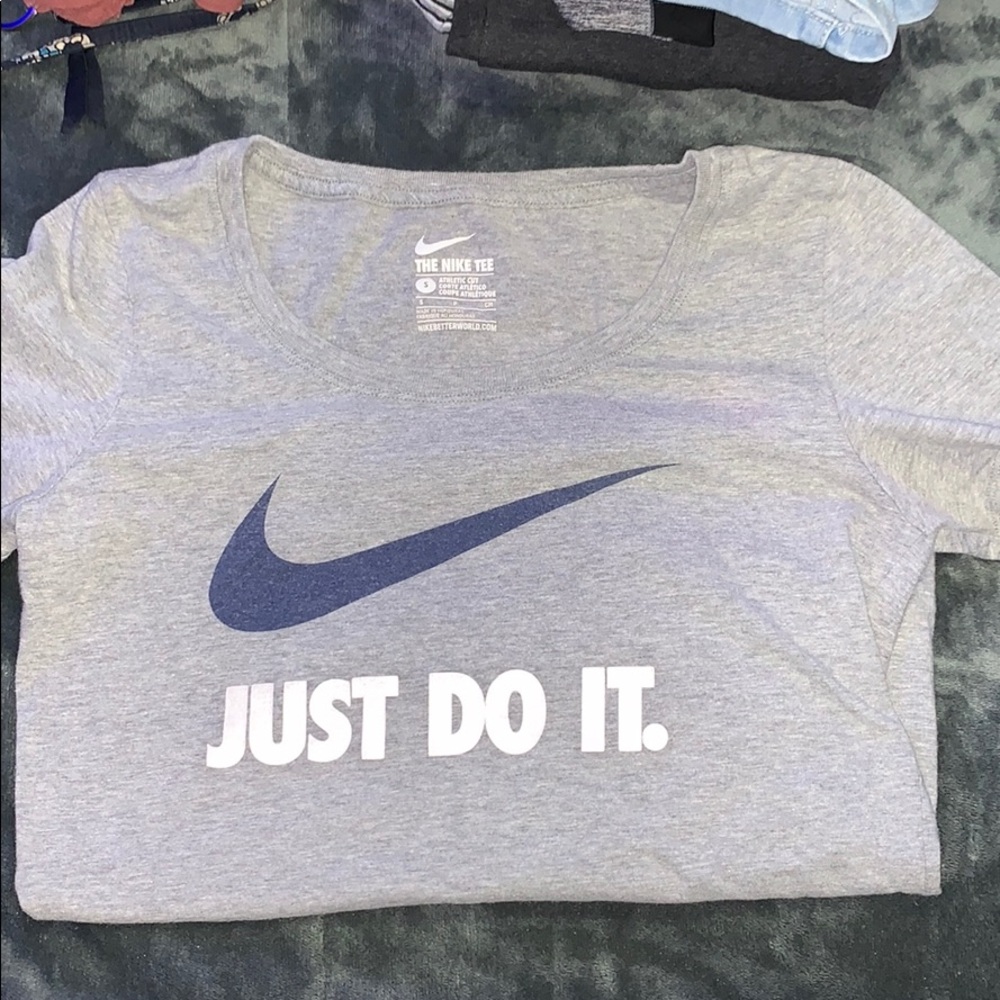 NIKE t-shirt